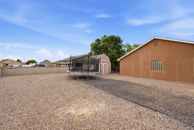 22 Margarita Circle, Los Lunas, NM 87031