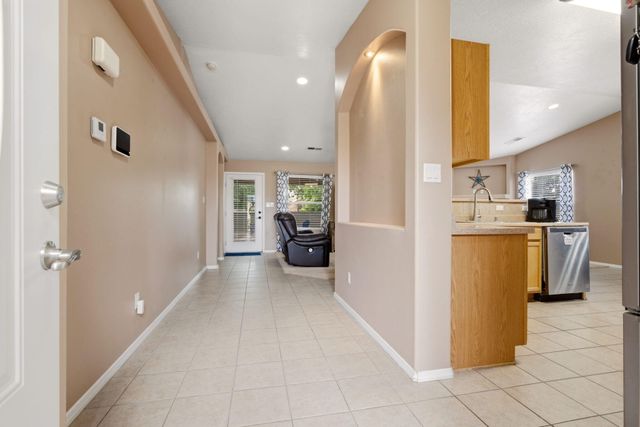 22 Margarita Circle, Los Lunas, NM 87031