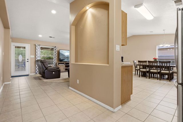22 Margarita Circle, Los Lunas, NM 87031