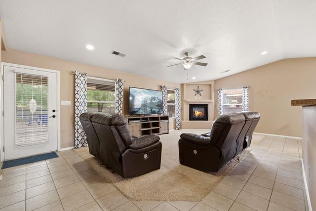 22 Margarita Circle, Los Lunas, NM 87031