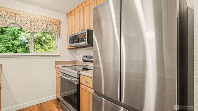 8033 145th Avenue NE, Redmond, WA 98052