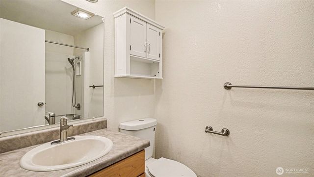 8033 145th Avenue NE, Redmond, WA 98052