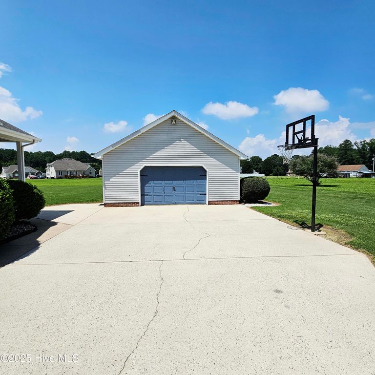 122 Dozier Road, Moyock, NC 27958