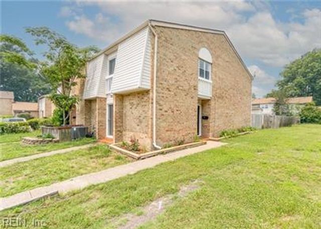 6400 Dillard PL, Virginia Beach, VA 23464