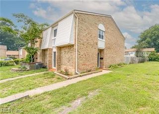 6400 Dillard PL, Virginia Beach, VA 23464
