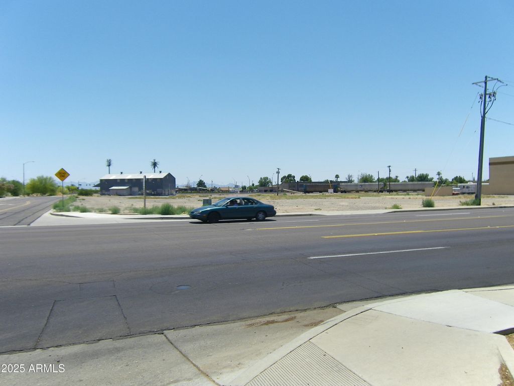 8105 W Peoria Avenue, Peoria, AZ 85345 — exterior