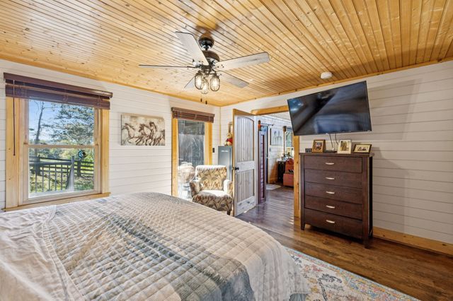 2846 Fuller Hollow Rd, Cornersville, TN 37047