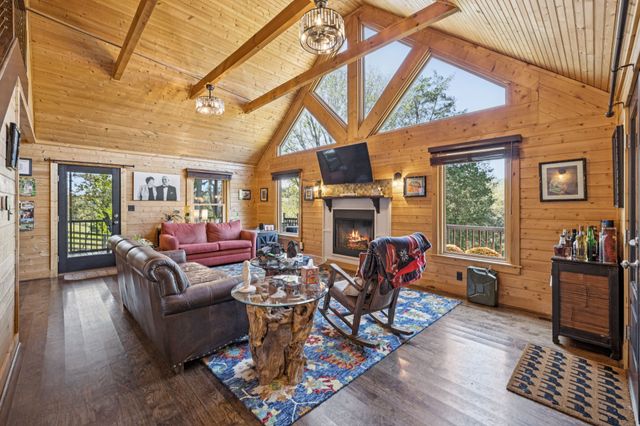 2846 Fuller Hollow Rd, Cornersville, TN 37047