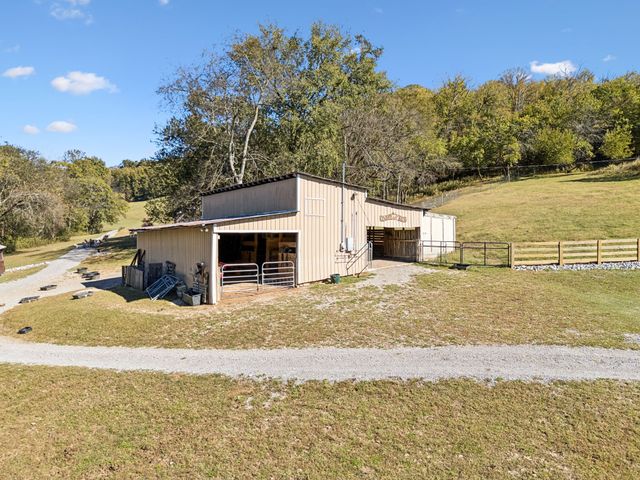 2846 Fuller Hollow Rd, Cornersville, TN 37047