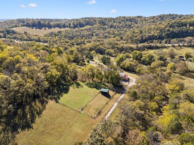 2846 Fuller Hollow Rd, Cornersville, TN 37047