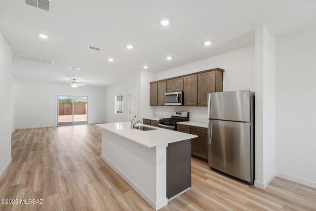 21905 E Pebbles Avenue, Red Rock, AZ 85145