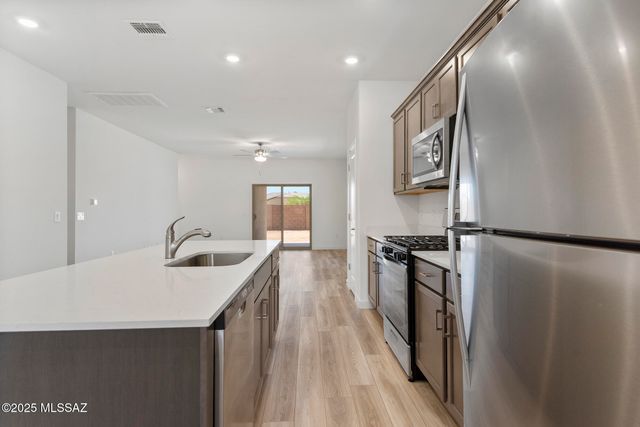 21905 E Pebbles Avenue, Red Rock, AZ 85145