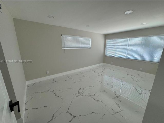 631 SE 5th Ter, Pompano Beach, FL 33060