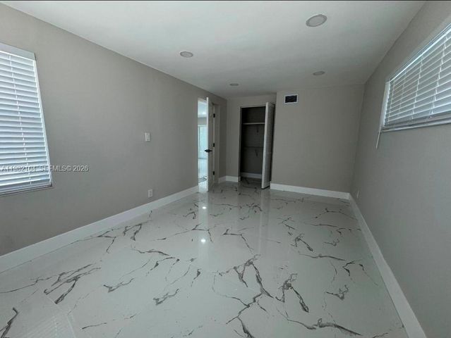 631 SE 5th Ter, Pompano Beach, FL 33060