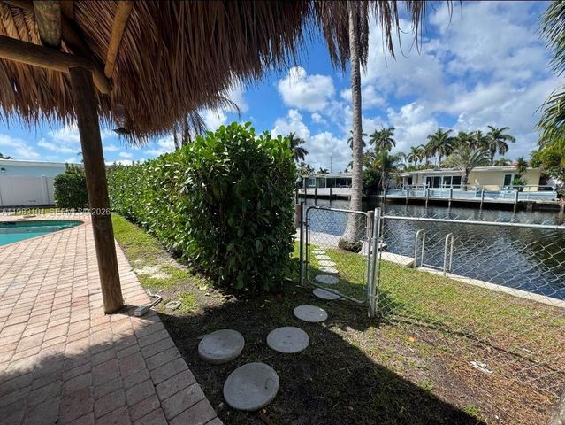 631 SE 5th Ter, Pompano Beach, FL 33060
