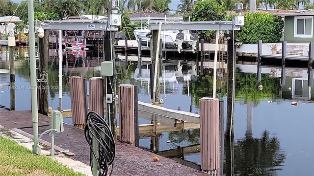 631 SE 5th Ter, Pompano Beach, FL 33060