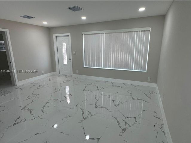 631 SE 5th Ter, Pompano Beach, FL 33060
