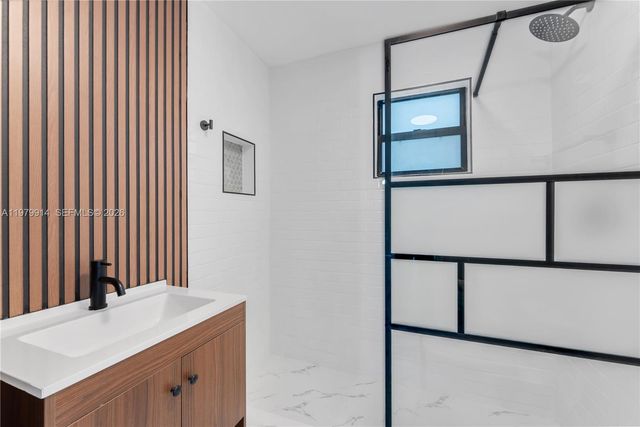 3040 NW 96th St, Miami, FL 33147