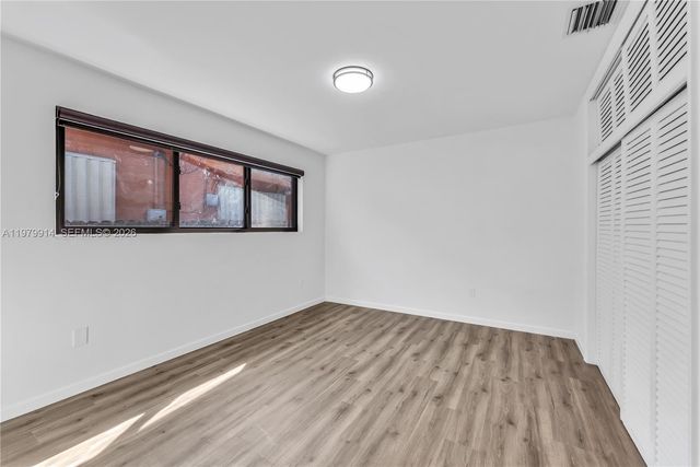 3040 NW 96th St, Miami, FL 33147