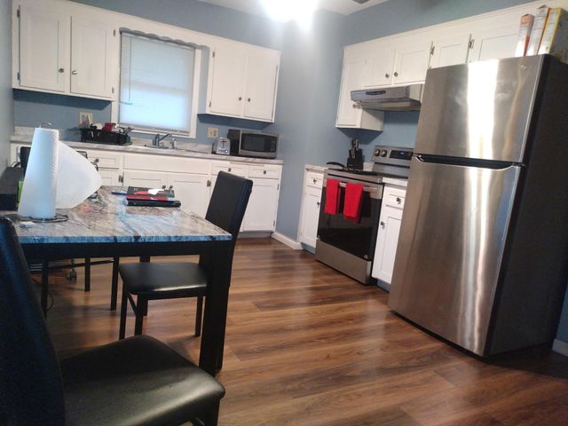 1560 Pacific Street, Saint Paul, MN 55106