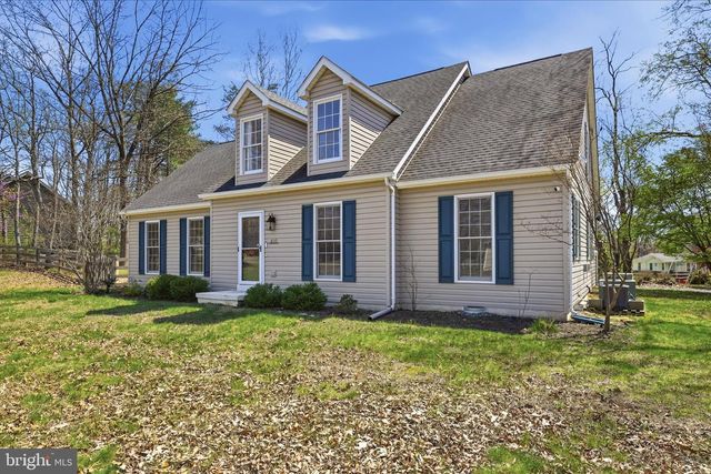 400 LAKEVIEW DR, Cross Junction, VA 22625