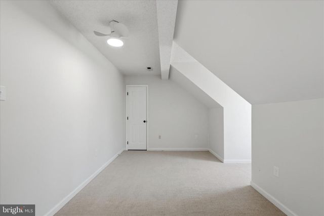 400 LAKEVIEW DR, Cross Junction, VA 22625
