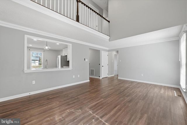 400 LAKEVIEW DR, Cross Junction, VA 22625