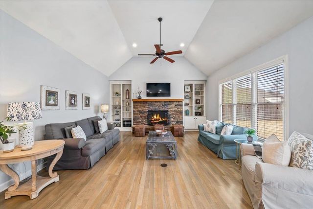 712 BRISTON LN, Collierville, TN 38017