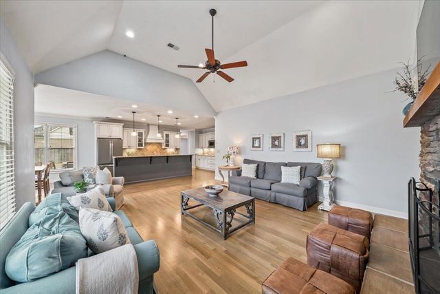 712 BRISTON LN, Collierville, TN 38017