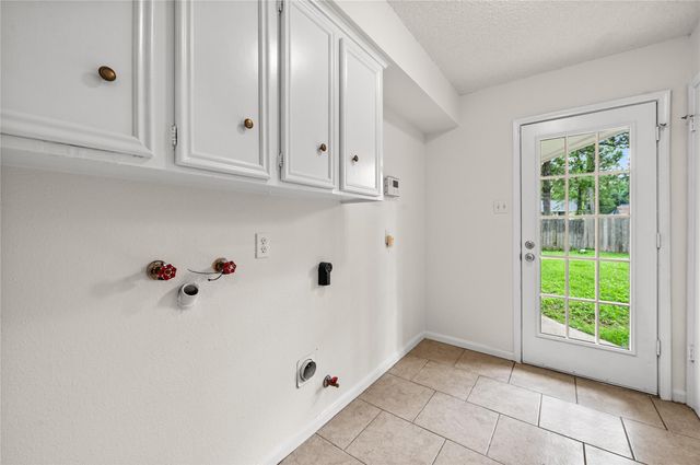 2019 Thousand Pines Drive, Kingwood, TX 77339