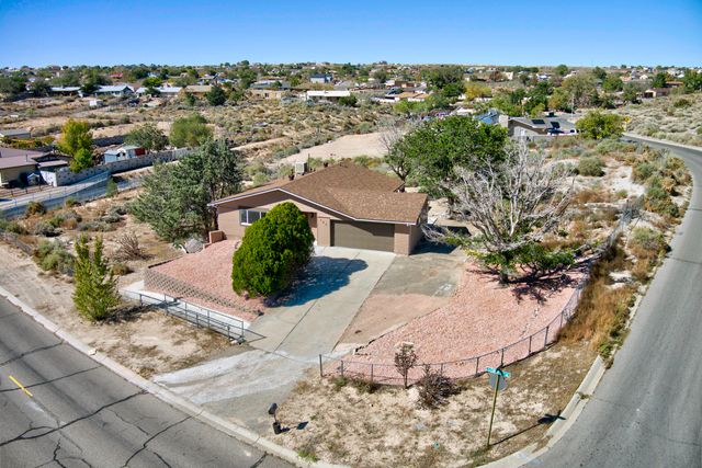 565 Lisbon Avenue SE, Rio Rancho, NM 87124