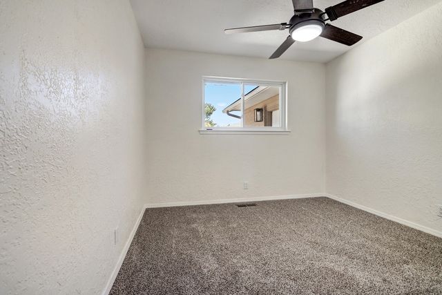 565 Lisbon Avenue SE, Rio Rancho, NM 87124