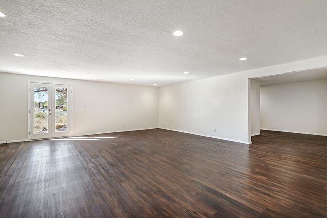 565 Lisbon Avenue SE, Rio Rancho, NM 87124