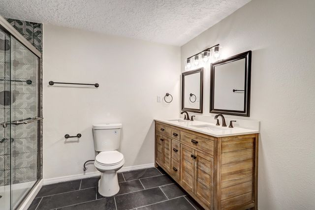 565 Lisbon Avenue SE, Rio Rancho, NM 87124