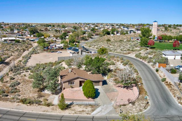 565 Lisbon Avenue SE, Rio Rancho, NM 87124