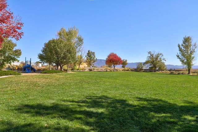 565 Lisbon Avenue SE, Rio Rancho, NM 87124