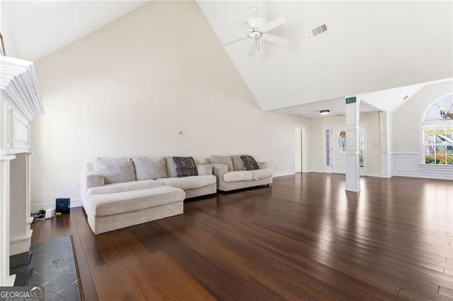 206 Gainsborough Way, Lawrenceville, GA 30044