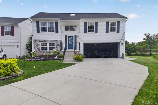1930 W Williams Circle, Westland, MI 48186