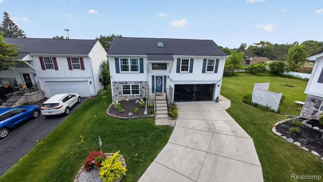 1930 W Williams Circle, Westland, MI 48186