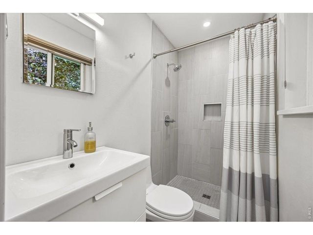 890 Toedtli Dr, Boulder, CO 80305