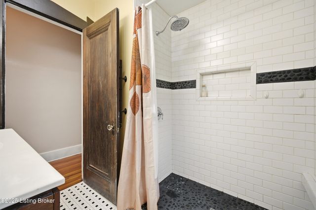 1206 Larue Ave, Louisville, KY 40213