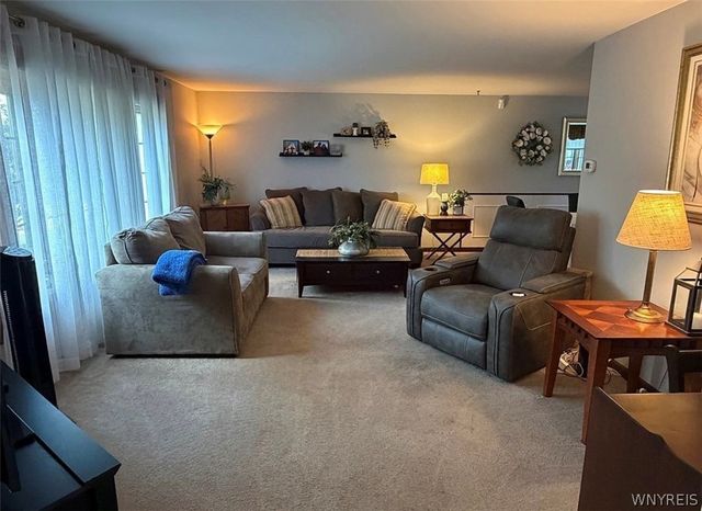 52 Wyndmoor Court, Cheektowaga, NY 14043