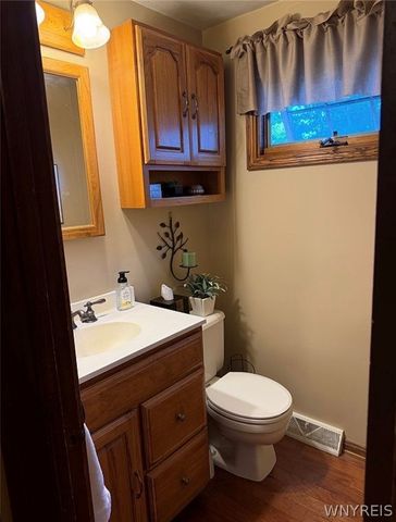 52 Wyndmoor Court, Cheektowaga, NY 14043