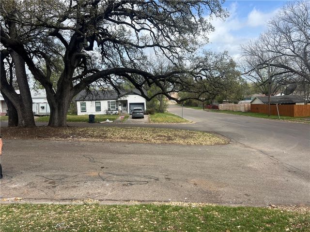 1802 N 11th Street, Waco, TX 76707
