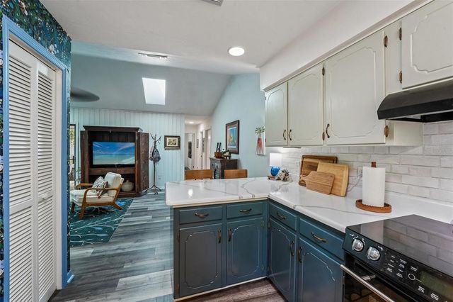5212 NW 56TH COURT, Gainesville, FL 32653