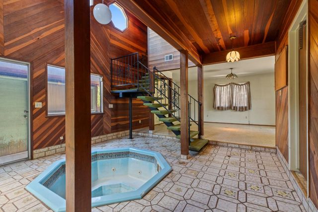 207 Lane St, Modesto, CA 95354