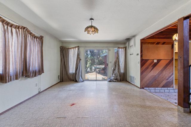 207 Lane St, Modesto, CA 95354