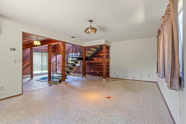 207 Lane St, Modesto, CA 95354