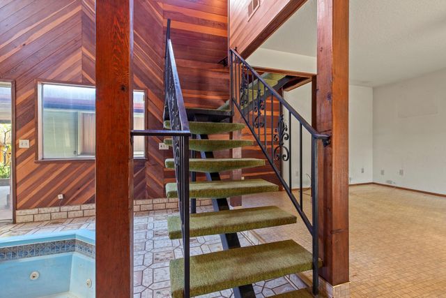 207 Lane St, Modesto, CA 95354