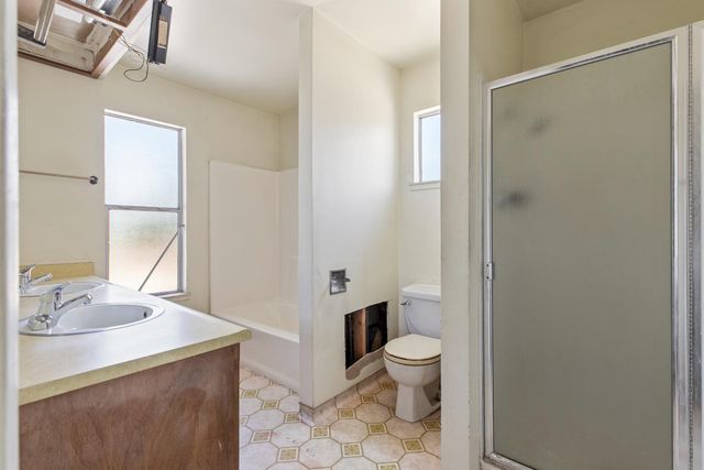 207 Lane St, Modesto, CA 95354